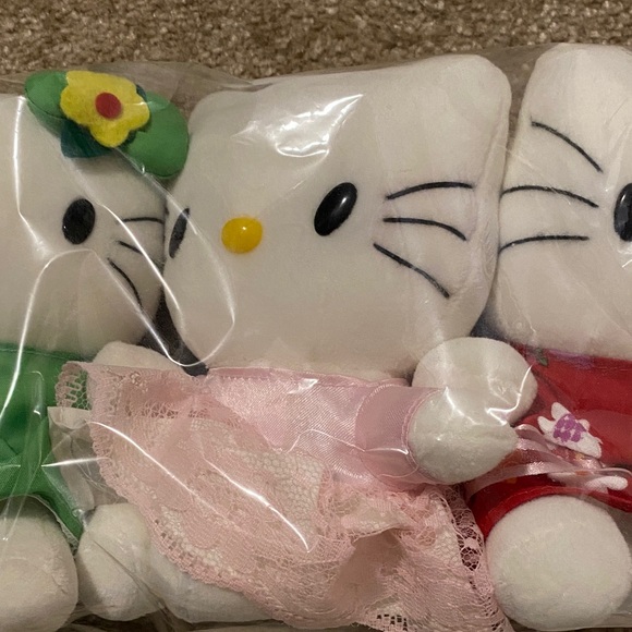 Hello Kitty Plush Set - Picture 4 of 7